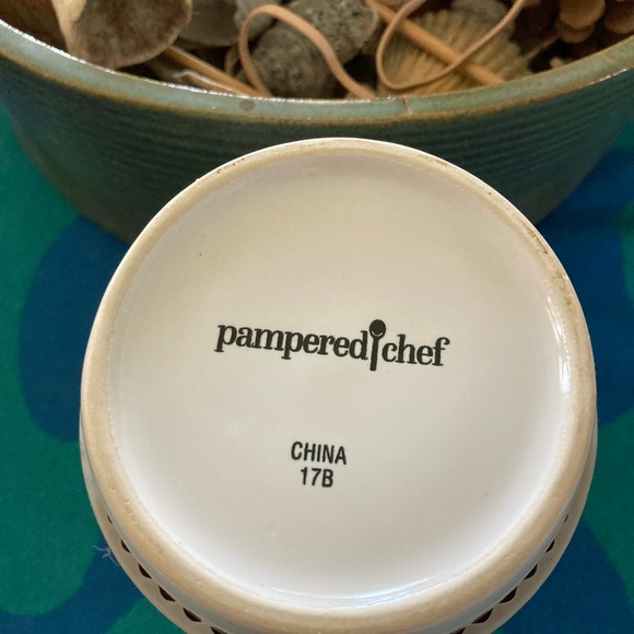 Pampered Chef Oversize Soup/ Coffee Tea - Picture 2 of 2